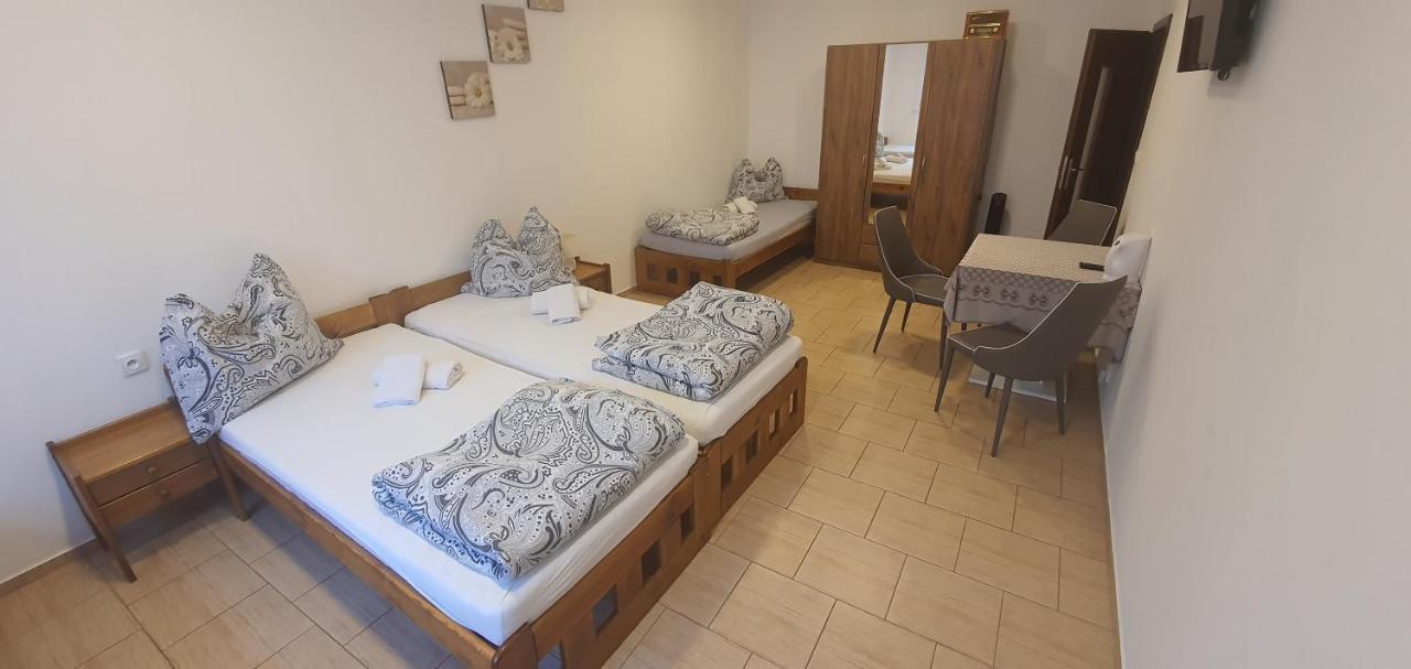 Penzion U Kohoutka Pardubice Extérieur photo