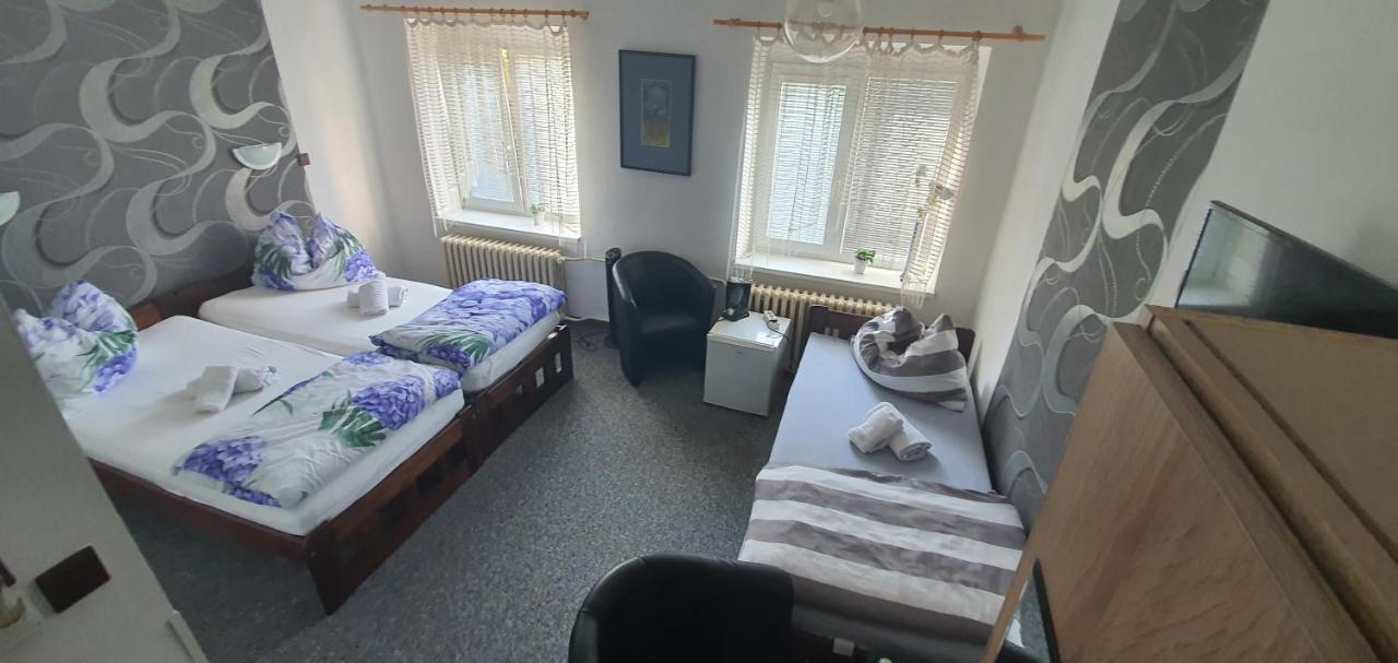 Penzion U Kohoutka Pardubice Extérieur photo